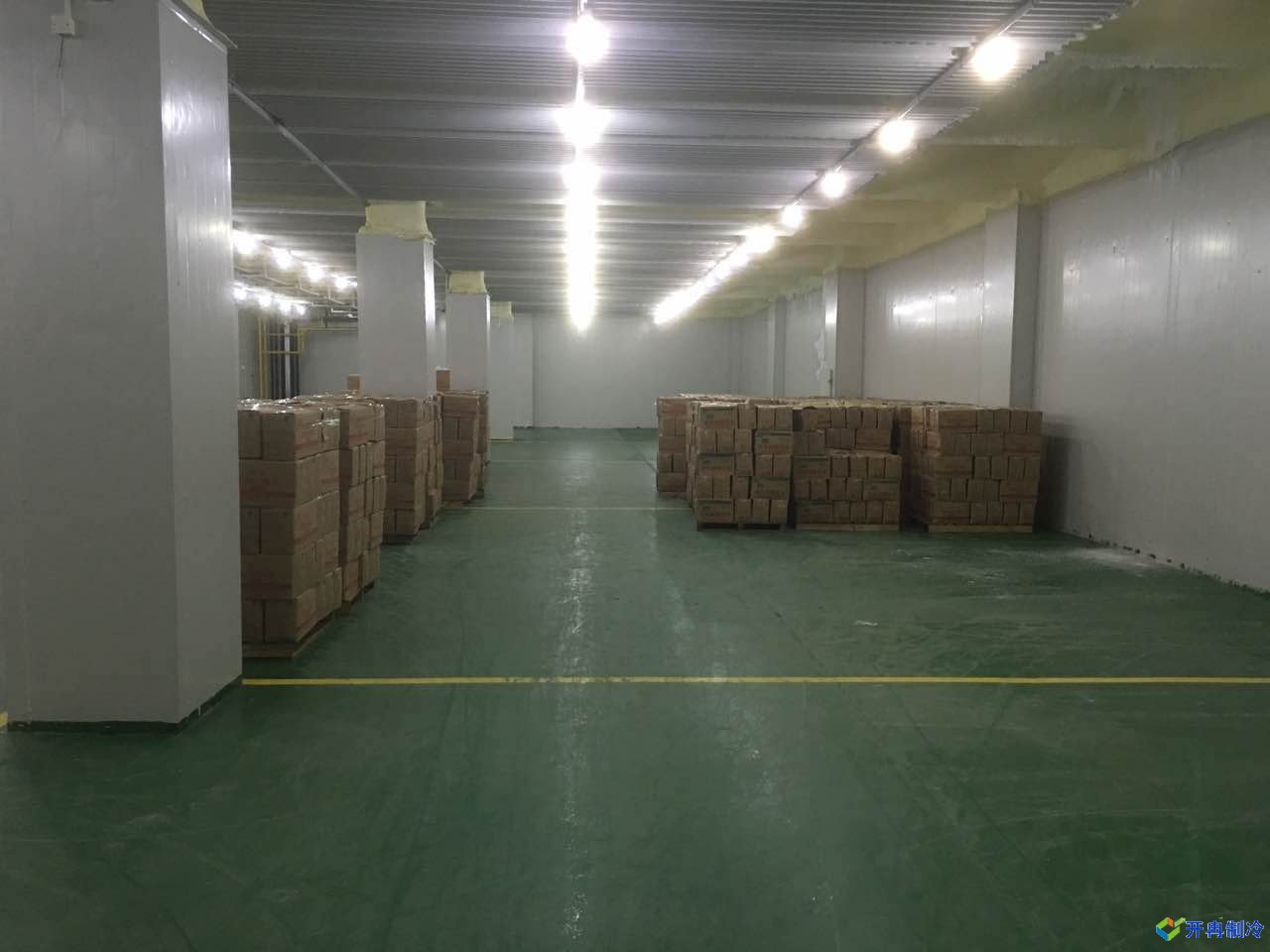 開(kāi)冉制冷為上?？蛻艚?000平冷藏庫(kù)外景圖